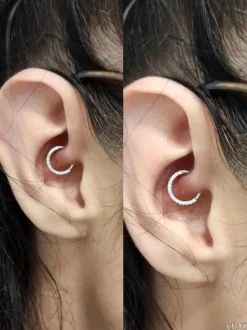 Kółko CLICKER srebrny z białymi cyrkoniamii - K-003