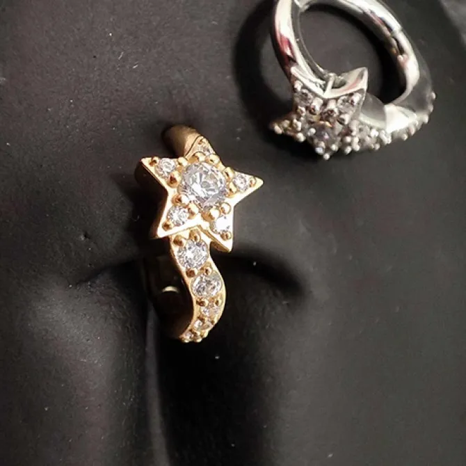 Kolczyk Clicker do pępka złota gwiazda z białymi cyrkoniami - CoCr NF- KP-067