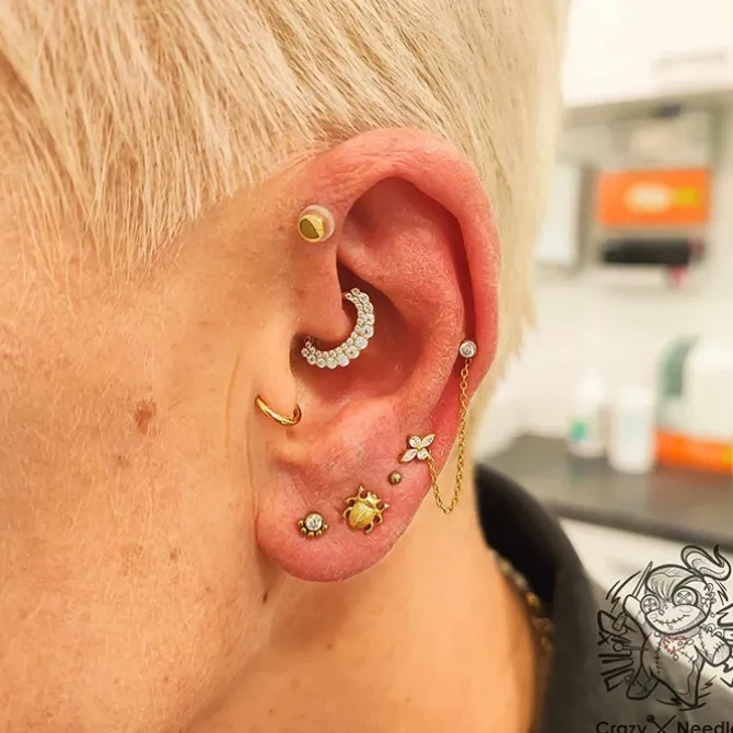 Kolczyk clicker złoty z białymi Premium Zirconia - CoCr NF - K-043