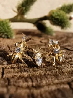 Nakrętka push in - żuk z białą cyrkonią - CoCr NF - złoty - PI-017