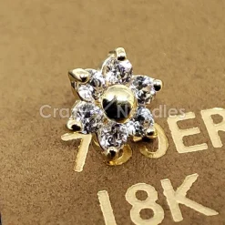 Nakrętka złoto 18K - złoty kwiat z białymi cyrkoniami - GD18K-002