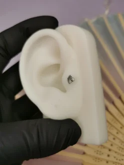 Tytanowa nakrętka z białą cyrkonią - srebrna - TNA-015