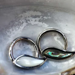 Tytanowe kółko clicker z białą ozdobą - TK-030