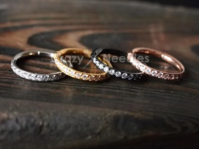 Tytanowe kółko CLICKER z białymi cyrkoniami - srebrny - TK-023