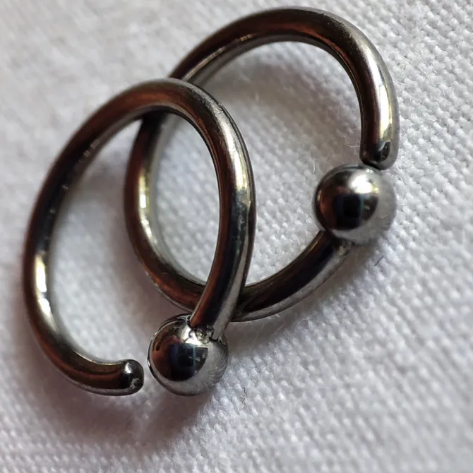 Tytanowe rozginane kółko Continuous z kulką - BCR - TK-016