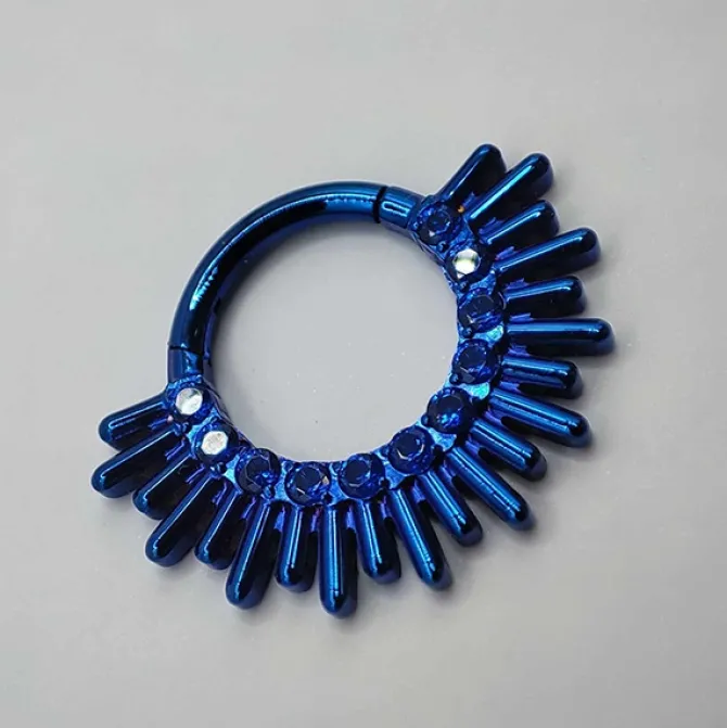 Tytanowy kolczyk clicker z granatowymi cyrkoniami - srebrny - TK-055