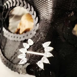 Tytanowy kolczyk do sutka z białymi cyrkoniami - srebrny - TI-013