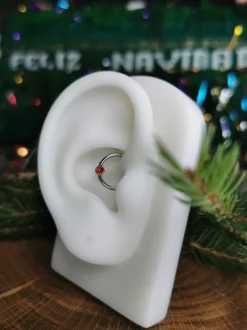 Tytanowy kolczyk kółko BCR clicker z czerwoną cyrkonią - srebrny - TK-080