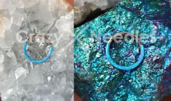 Tytanowy kolczyk kółko CLICKER z niebieskim opalem - OP 05 - TK-029