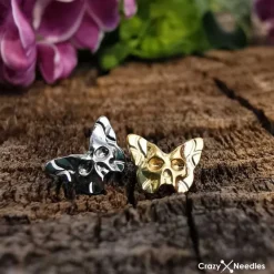 Tytanowy kolczyk labret ćma trupia główka - złoty