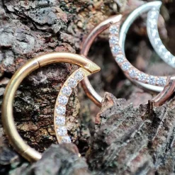 Tytanowy księżyc z cyrkoniami - srebrny - TK-008